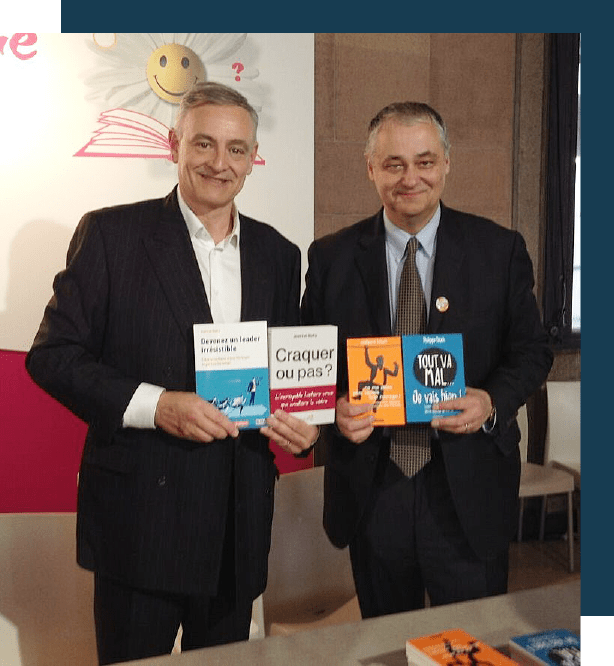 Jean-Luc Hudry et Philippe Bloch, auteurs-conferenciers pendant une dédicace