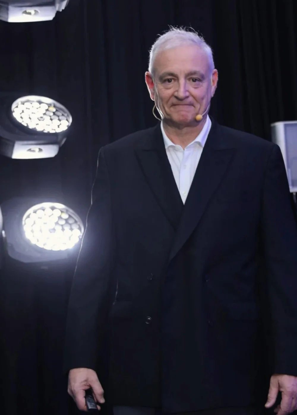 Jean-Luc Hudry entre en scène pour une conférence sur l’Optimisme Opérationnel en entreprise.